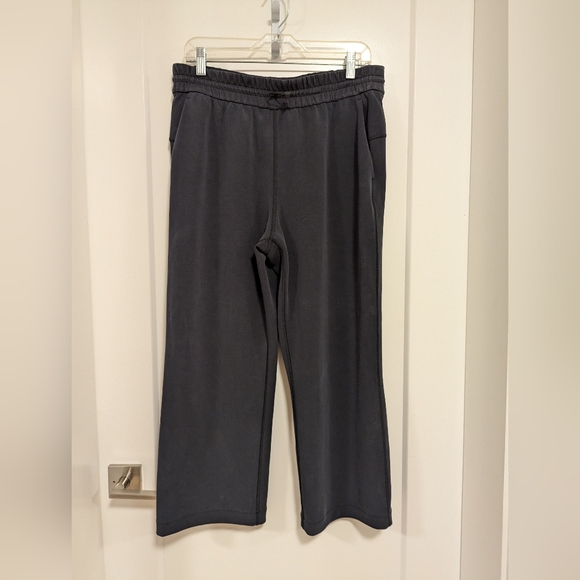 Lululemon Softstreme High-Rise Straight Leg Crop Black Size 10 - Picture 3 of 16